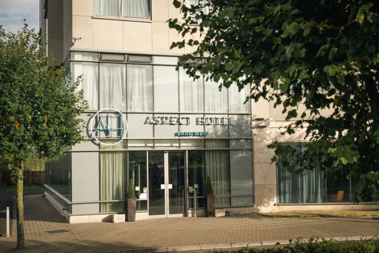 Aspect Hotel Park West Exterior